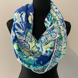 GUC Lilly Pulitzer Circle Scarf